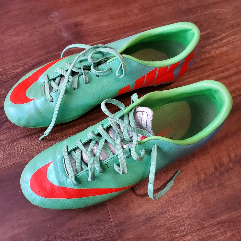 Womens Nike Mercurial Vapor Soccer Cleats Size 7.5 Not Broken In